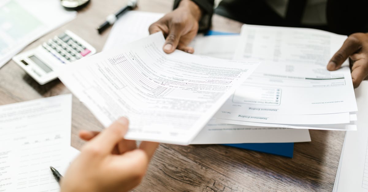 découvrez l'assurance décennale, une couverture indispensable pour les professionnels du bâtiment. protégez vos travaux pendant 10 ans grâce à une garantie efficace. informez-vous sur les avantages et obligations de cette assurance pour assurer votre tranquillité d'esprit.