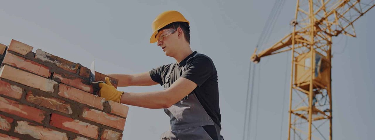 découvrez l'importance de l'assurance décennale en maçonnerie pour protéger vos travaux de construction. bénéficiez d'une couverture fiable et sécurisée contre les vices cachés et les dommages sur vos ouvrages pendant 10 ans. informez-vous sur les modalités et les avantages de cette assurance indispensable pour les professionnels du bâtiment.