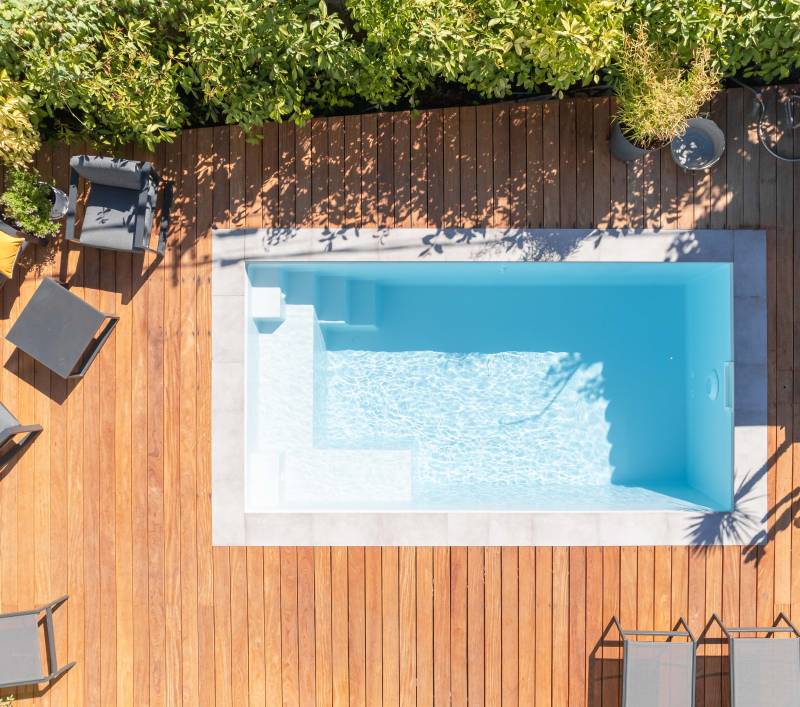 découvrez l'importance d'une assurance pisciniste adaptée pour protéger votre activité et vos clients. bénéficiez d'une couverture sur mesure pour les travaux de construction et d'entretien de piscines, tout en vous conformant aux exigences légales. assurez votre sérénité et celle de vos clients avec une assurance fiable et complète.