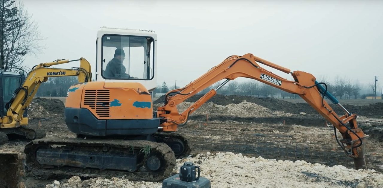 découvrez les risques liés aux travaux de terrassement : sécurité sur le chantier, prévention des accidents, gestion des sols instables et importance de respecter les normes en vigueur. informez-vous sur les meilleures pratiques pour garantir des opérations de terrassement sûres et efficaces.