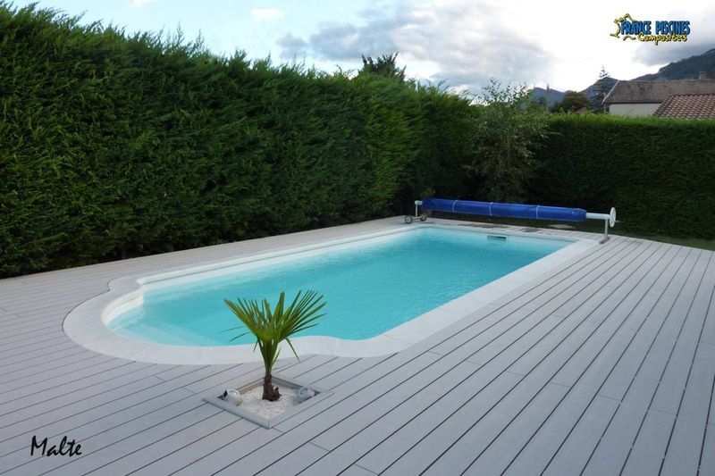 découvrez l'importance de la garantie décennale pour votre piscine. assurez la protection de votre investissement et garantissez des travaux de qualité grâce à cette assurance indispensable. informez-vous sur les conditions et les avantages d'une garantie décennale adaptée aux constructions de piscines.