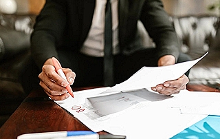 découvrez l'importance de l'assurance obligatoire pour les entreprises en belgique. protégez votre activité et respectez la législation en vigueur avec des solutions adaptées à vos besoins.