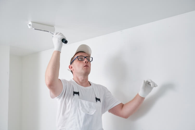 découvrez l'importance de l'assurance biennale obligatoire pour protéger votre investissement immobilier. apprenez comment cette couverture essentielle garantit la sécurité de vos travaux et vous protège des vices cachés pendant les deux premières années suivant la réception de vos travaux.